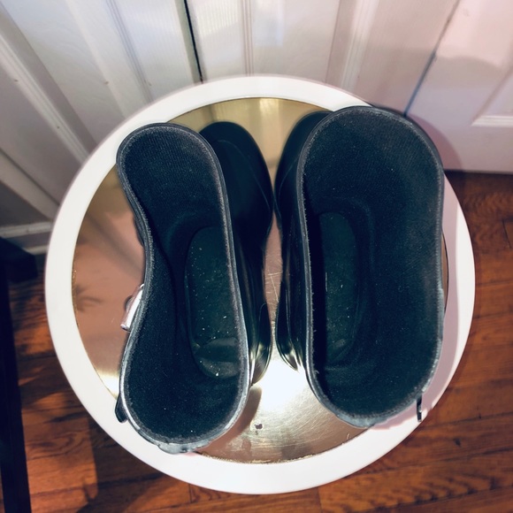 Michael Kors Monogram (Mid)Rain Boot- Size 7 - Picture 8 of 8